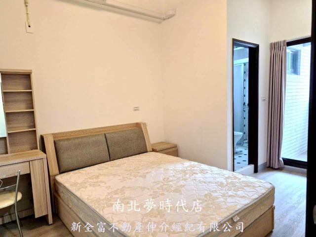 新營華廈-1